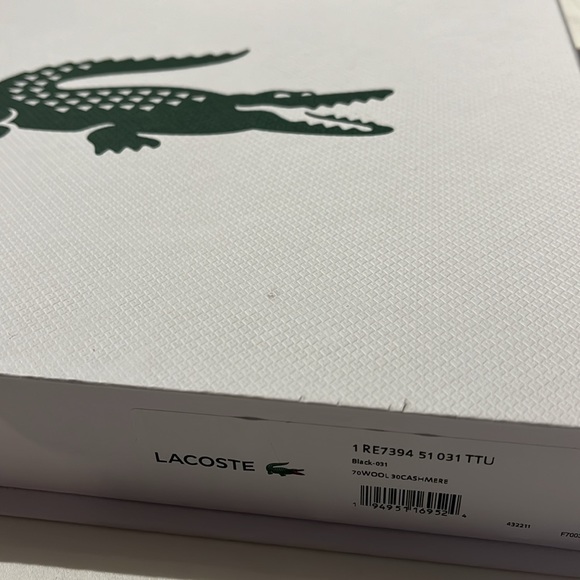 Lacoste Winter Scarf 🎁 - Picture 4 of 12
